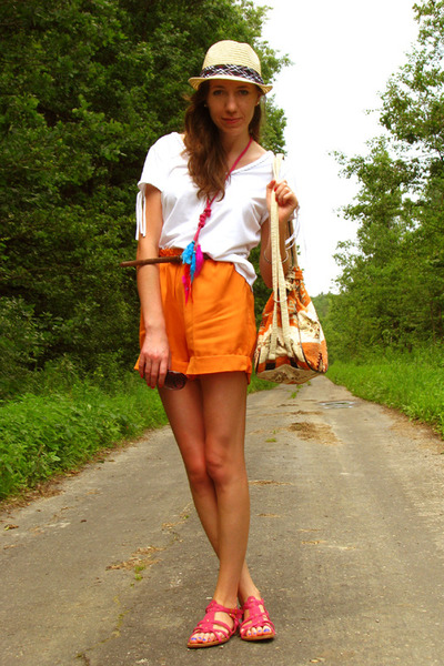 orange etno printed bag - carrot orange handmade shorts - white fringed Per Una 