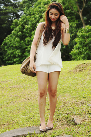 white shorts - white top