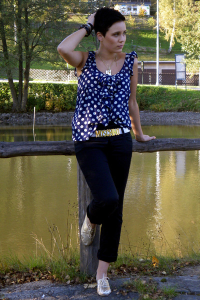 white Moschino belt - gold