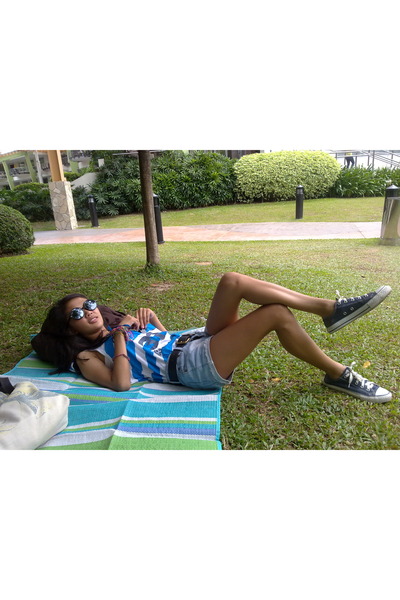 Design Converse Shoes on Shirts Shorts Converse Sneakers Under This Beautiful Sky By