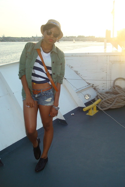 bag - American Eagle jacket - American Eagle hat - Aldo shoes - Forev