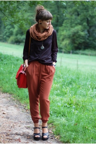 burnt orange H&M pants - black H&M shirt - red H&M bag - gold delamopl necklace