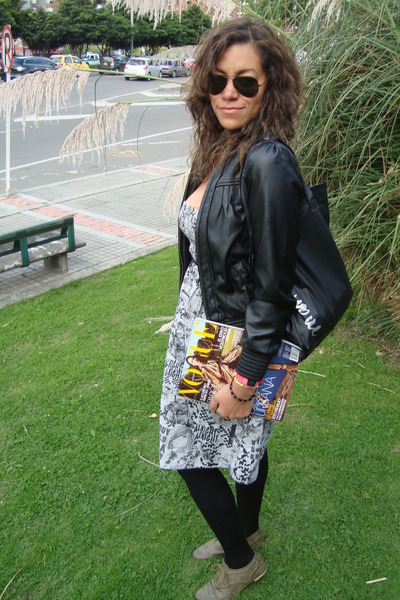 Design   Tennis Shoes on Olive Green Tennis Shoes  Black Americanino Dresses  Black Jackets