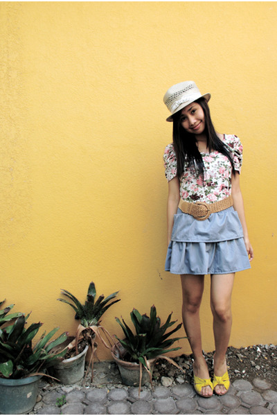 Fashion Today Clothing Store on Gold Staccato Shoes  Beige From Singapore Clothing Store Belts  Purple