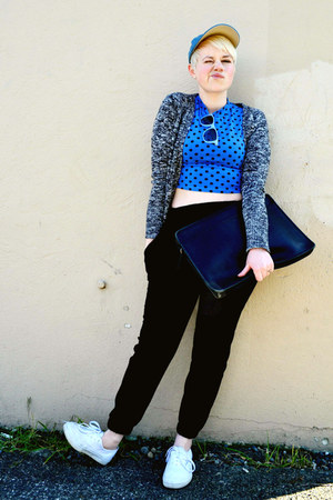 blue cropped Forever21 top - black coach bag - aquamarine Forever21 sunglasses
