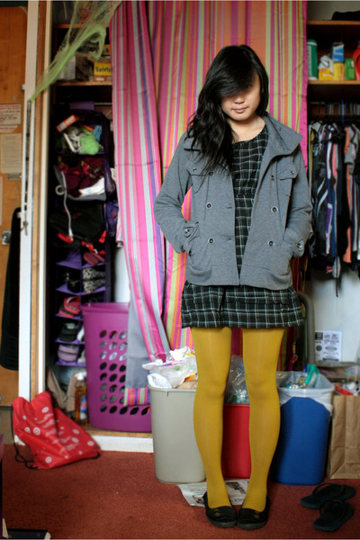 yellow mustard Forever 21 tights - black Blowfish shoes