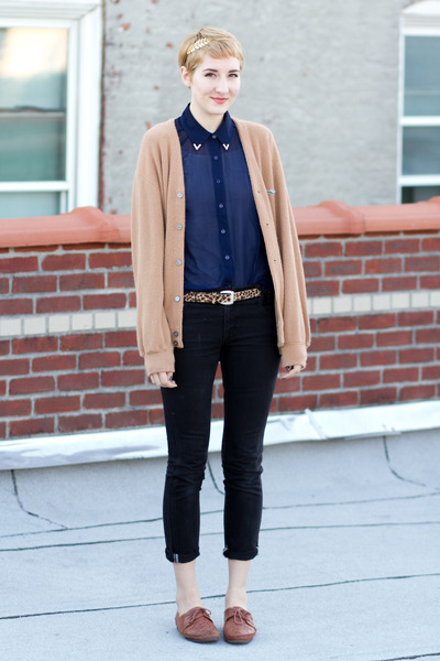 thrifted-jeans-thrifted-belt-gift-cardigan-asos-blouse-thrifted-flats_400.jpg