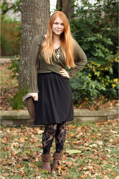 Brown Fashion Tights on Nicole Miller Green Dress Group Picture Image By Tag