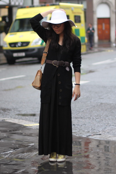How to wear a floppy hat with short hair How to wear a floppy hat with short hair
