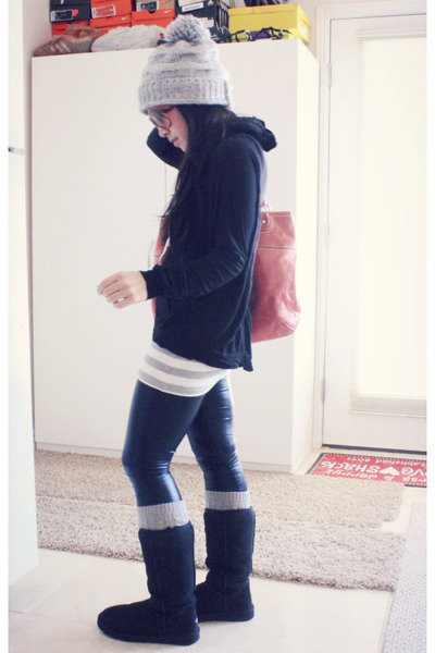 brown uggs with black leggings brown uggs with black leggings