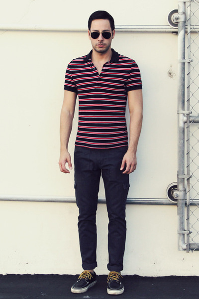 navy boat shoes Vans shoes - navy cargo Levis jeans - ruby red polo H