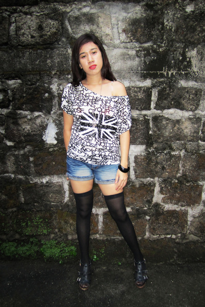 tights with shorts. black tights middot; Whoops shorts